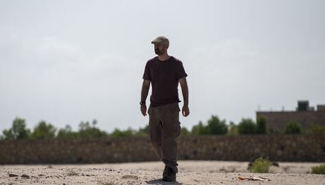 Alfredo González-Ruibal, codirector del equipo del CSIC-Incipit, prospectando una zona cercana a la ciudad de Berbera. Álvaro Minguito. eldiario.es